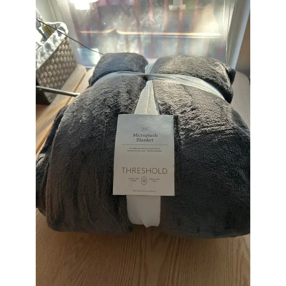 New Threshold Microplush Dark Gray Fleece Blanket Soft!! king size 108”x92”